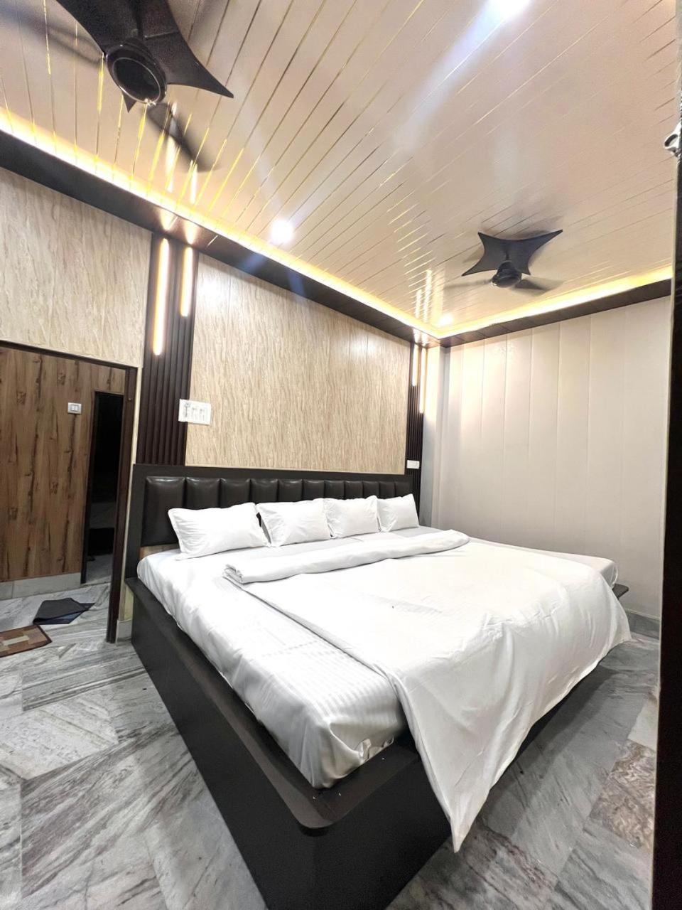 Durga P Guest House Near Harishchandra Ghat Varanasi Exterior foto