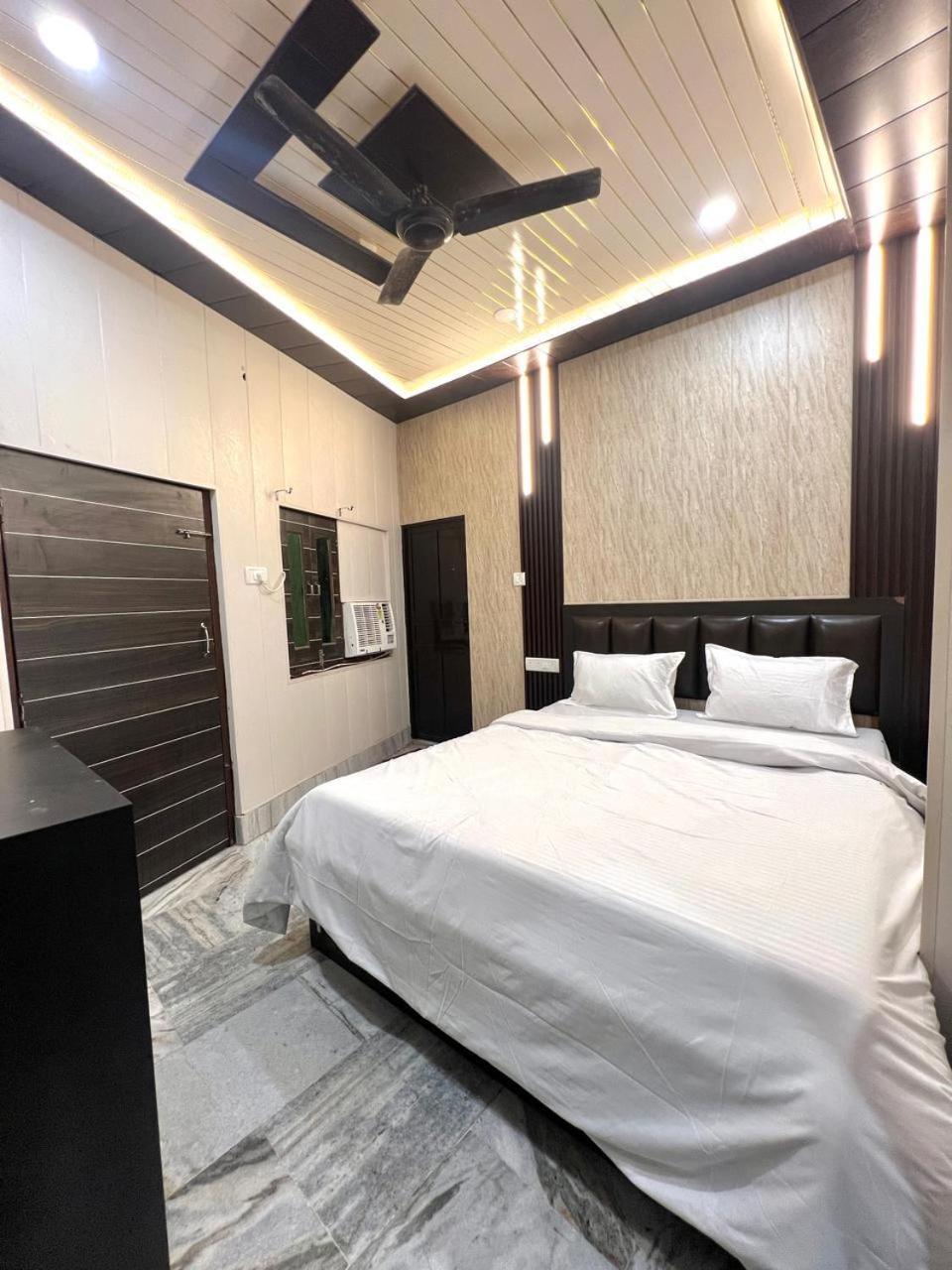 Durga P Guest House Near Harishchandra Ghat Varanasi Exterior foto