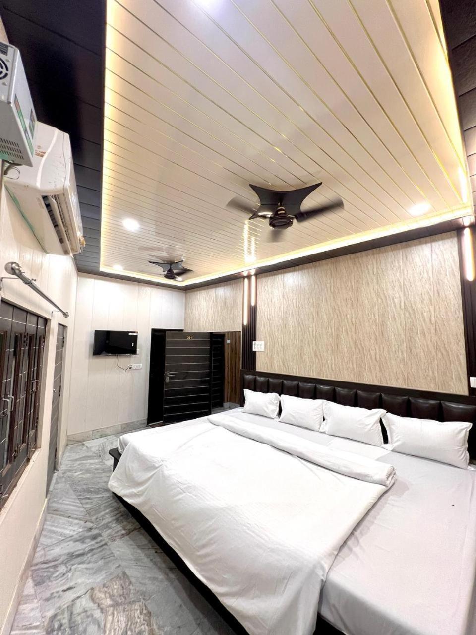 Durga P Guest House Near Harishchandra Ghat Varanasi Exterior foto